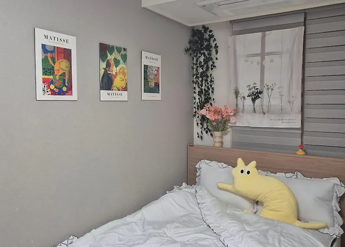 #6906 Dorm Bed In A Triple Station Area In 강남 신논현역 アパート *