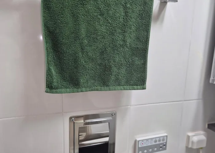 #6906 Dorm Bed In A Triple Station Area In 강남 신논현역 アパート *