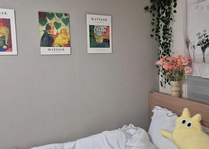 #6906 Dorm Bed In A Triple Station Area In 강남 신논현역 アパート ソウル特別市